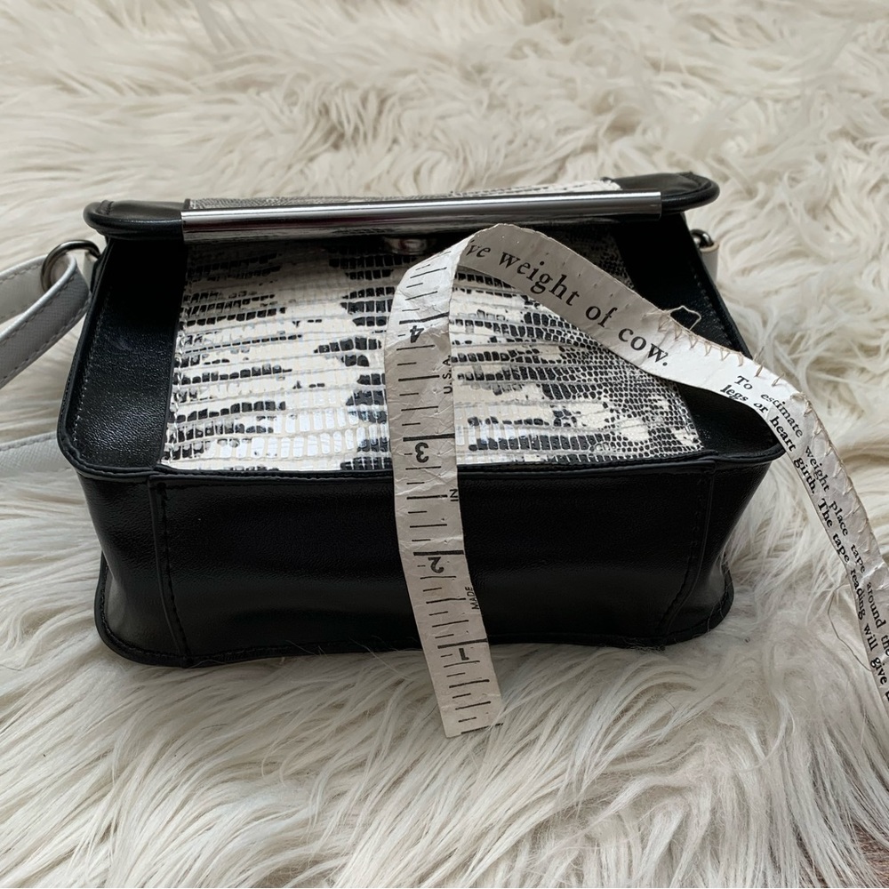 Vegan Crossbody/ Shoulder Bag - Picture 14 of 14